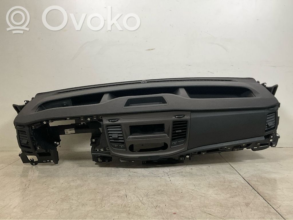 Ford Transit Panelis 