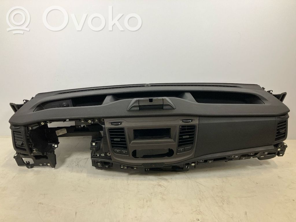 Ford Transit Panelis 