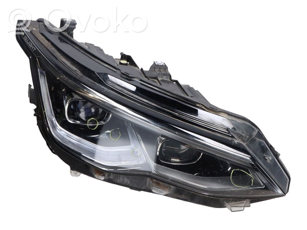 Volkswagen Golf VIII Lampa przednia 
