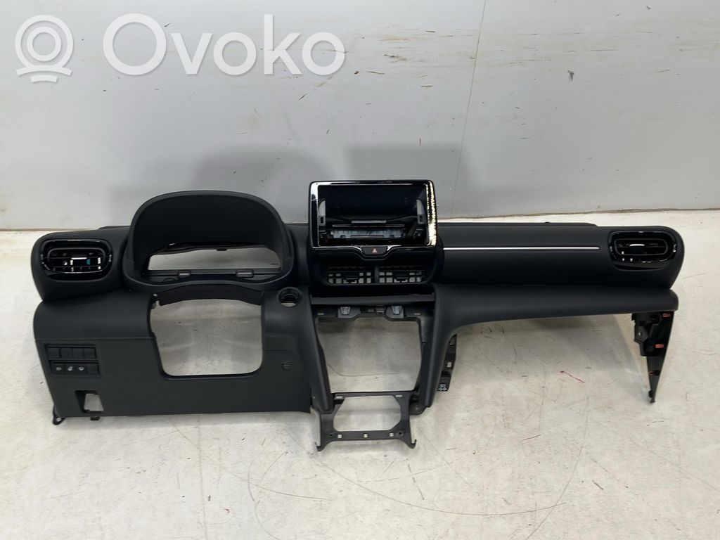 Toyota Yaris Cross Panel de instrumentos 