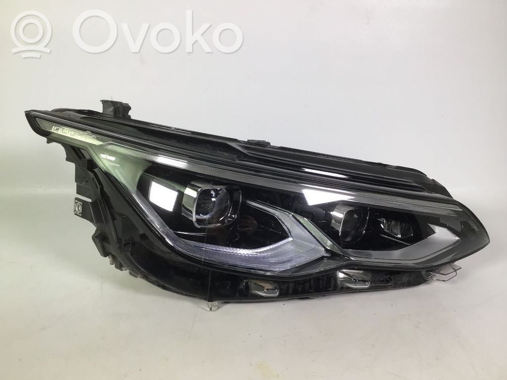Volkswagen Golf VIII Lampa przednia 