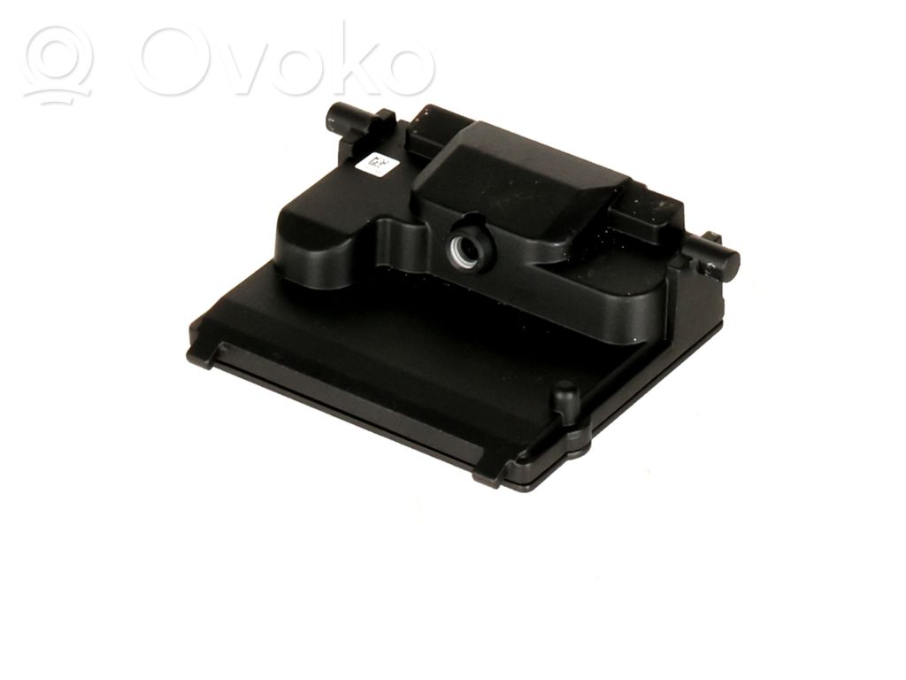 Windshield/windscreen camera   2826928