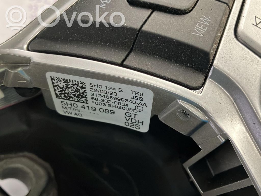 Volkswagen Golf VIII Ohjauspyörä