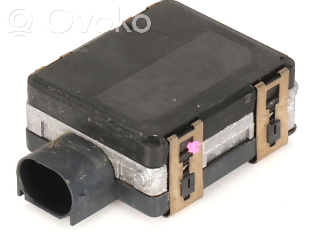 Volkswagen PASSAT B8 Sensor de radar Distronic 