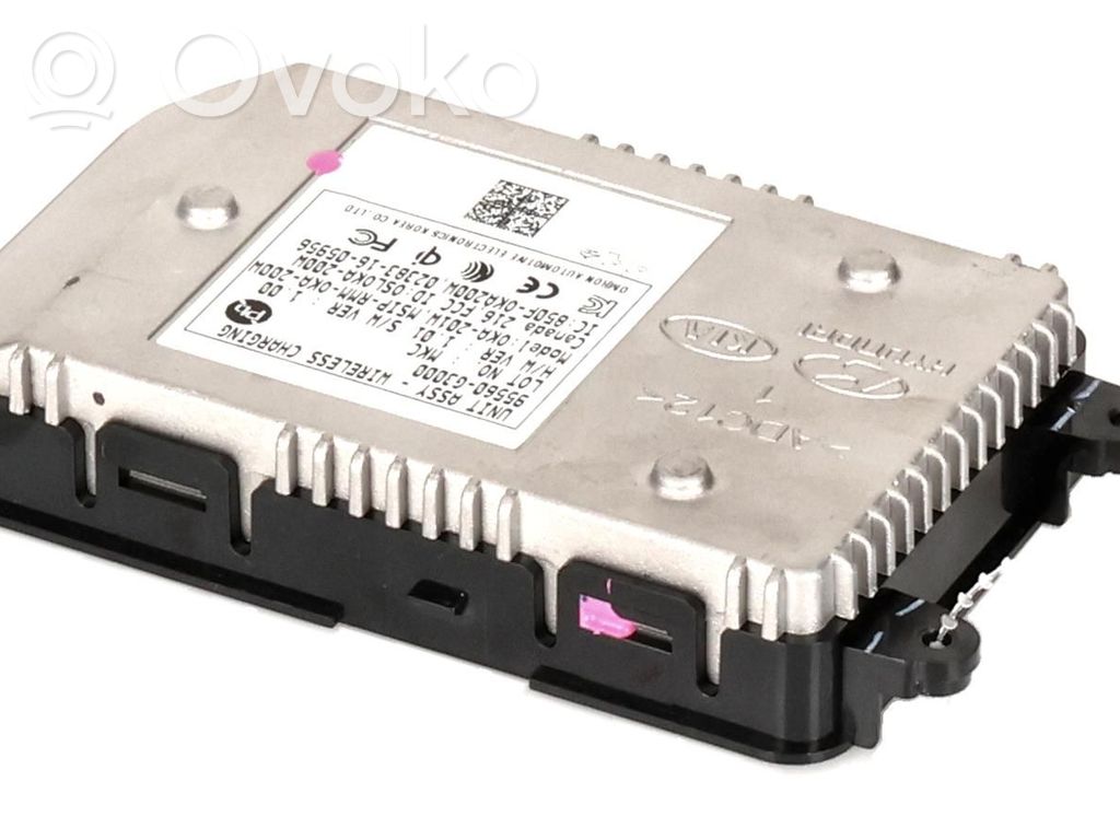 Hyundai i30 fastback Wireless charging module 