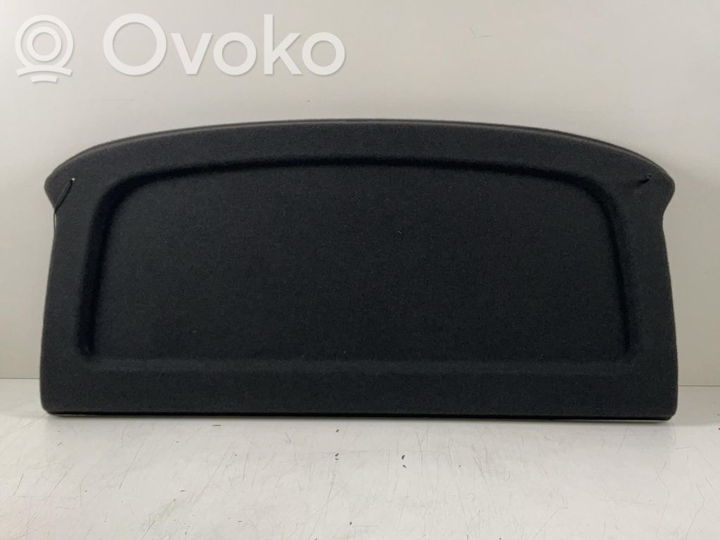 Volkswagen Golf VIII Hattuhylly 