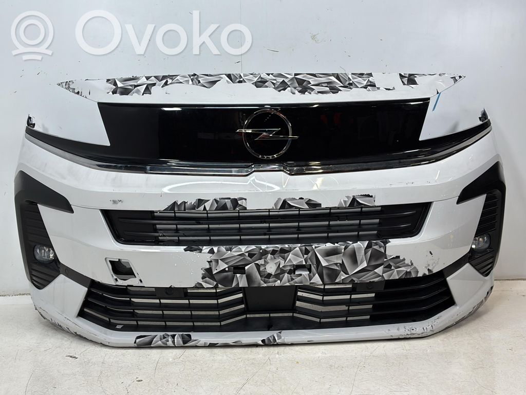 Opel Vivaro Parachoques delantero 