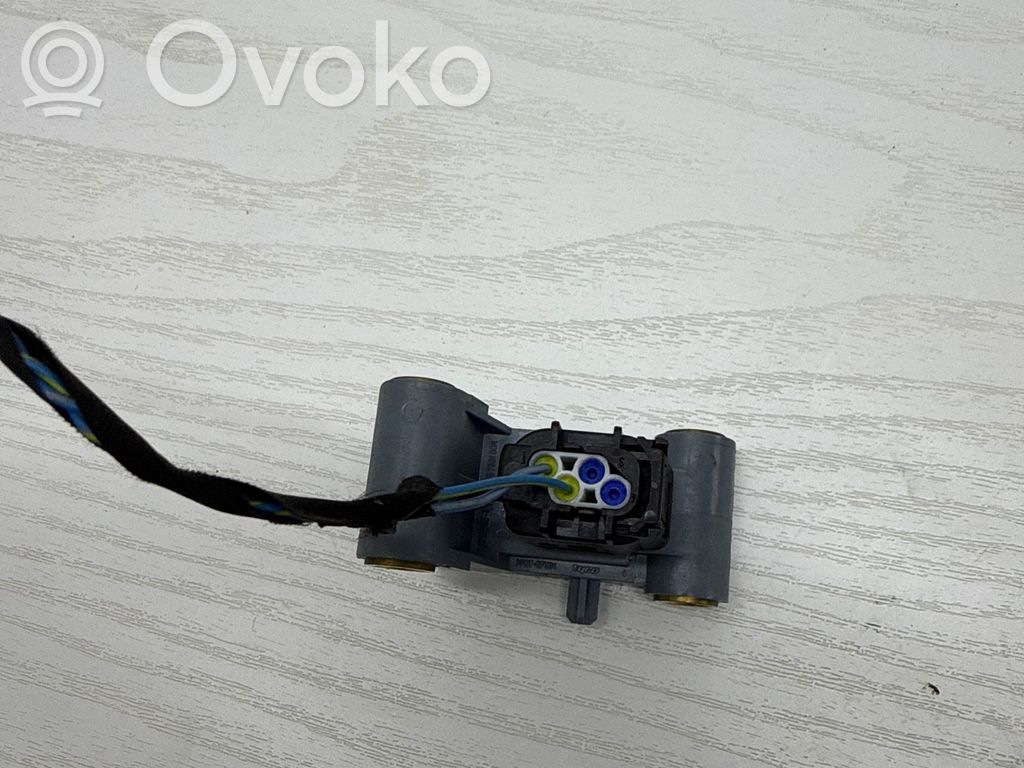 BMW 5 F10 F11 Airbag deployment crash/impact sensor 