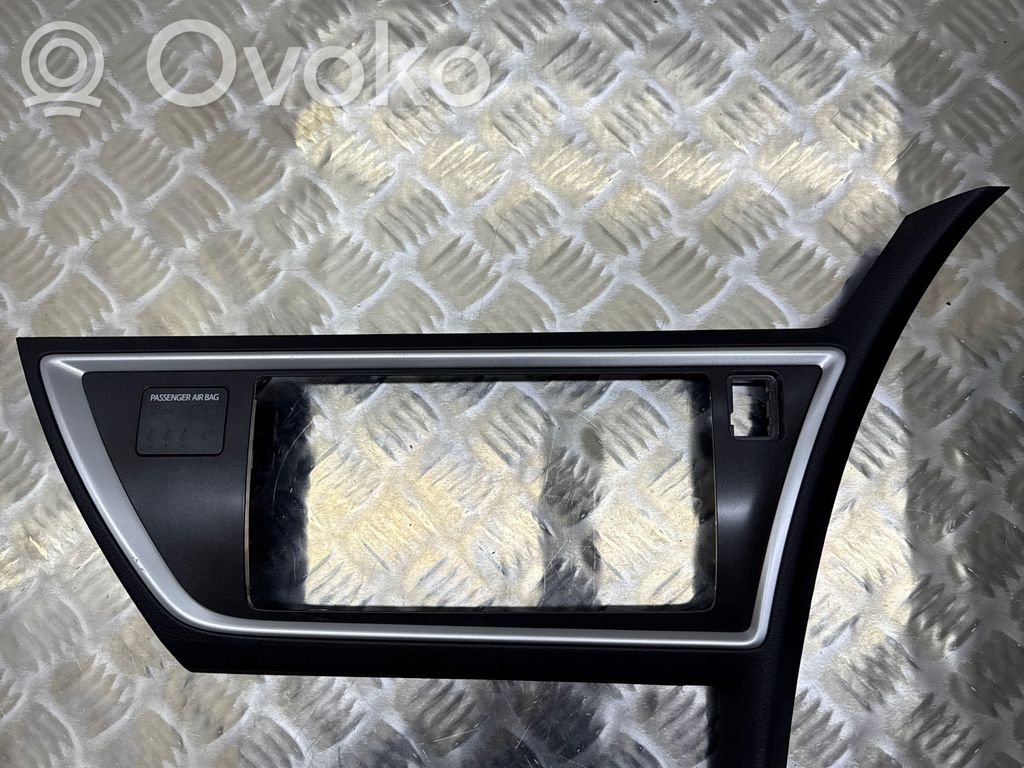 Toyota Auris E180 Radijos/ navigacijos apdaila 