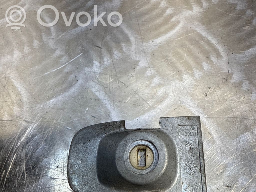 Volvo V60 Front door lock (next to the handle) 