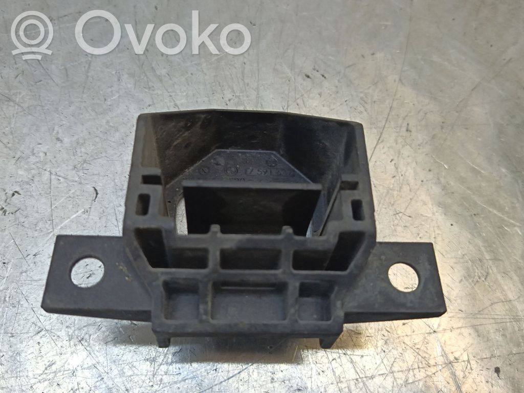 Fixation de radiateur   7591647