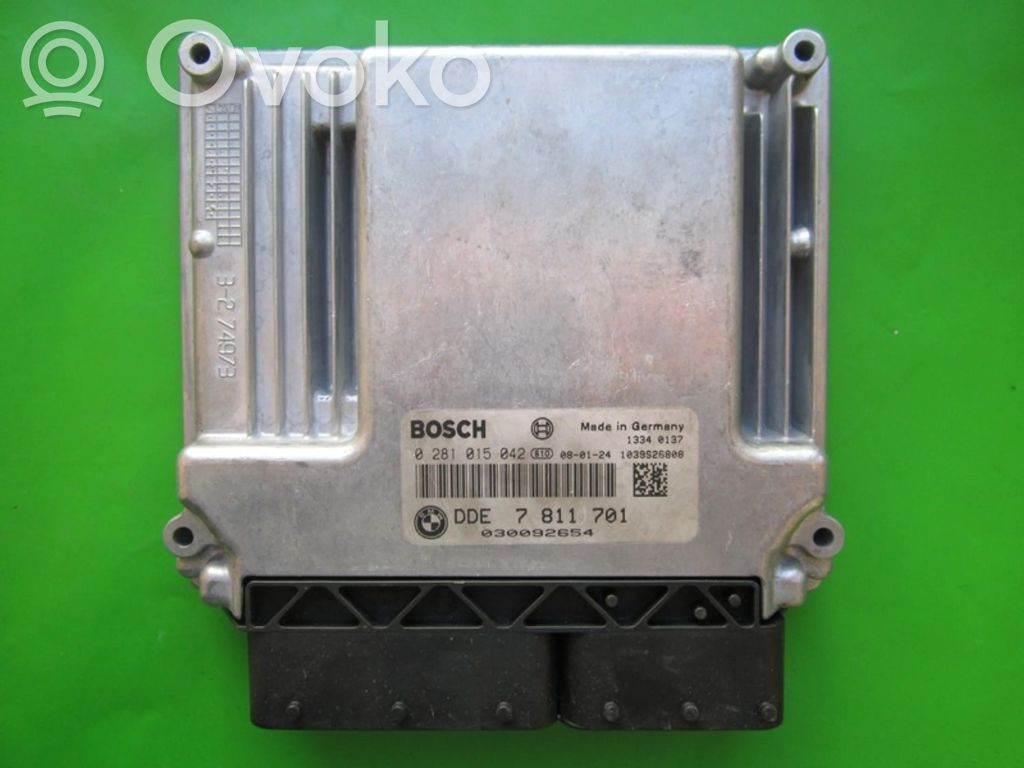 Unidad de control/módulo ECU del motor   DDE7811701,0281015042