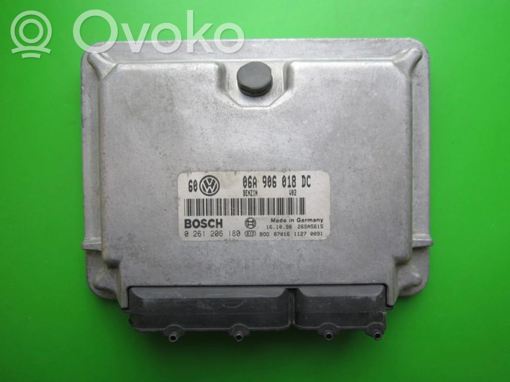 Volkswagen Bora Motorsteuergerät ECU 