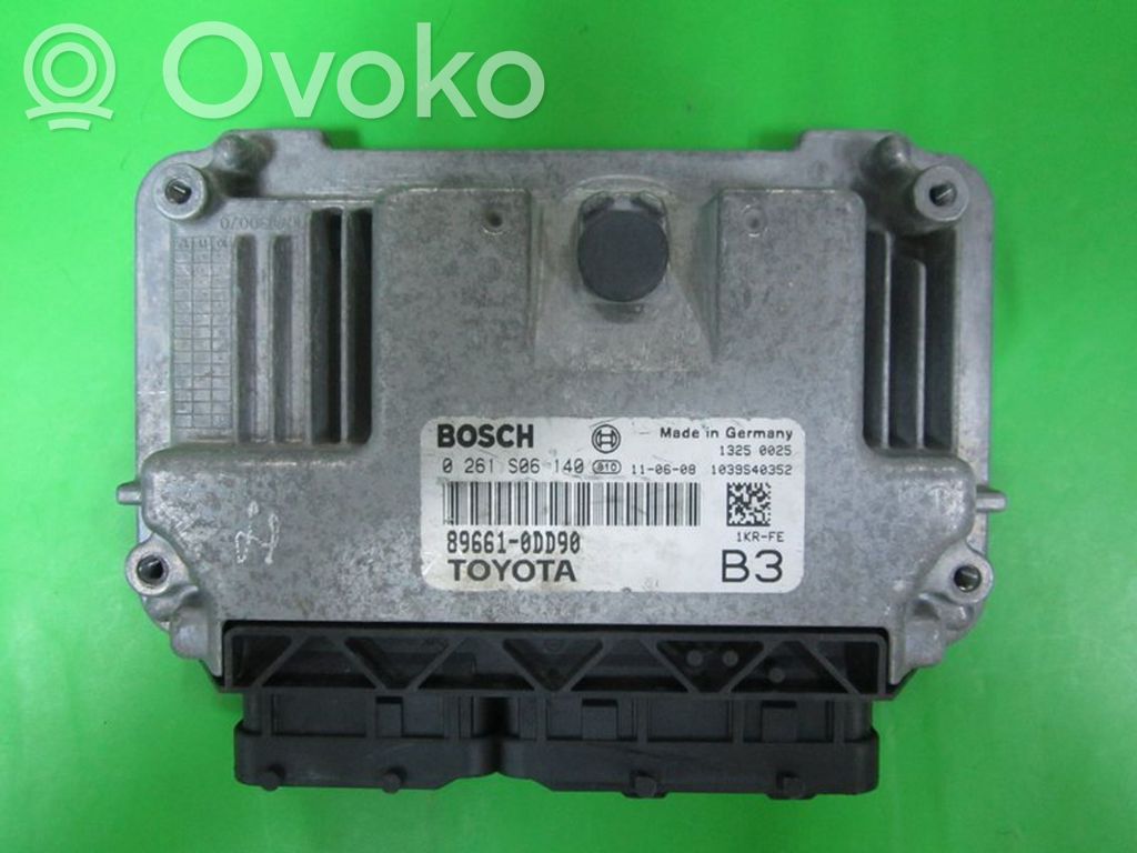 Toyota Yaris Unidad de control/módulo ECU del motor 