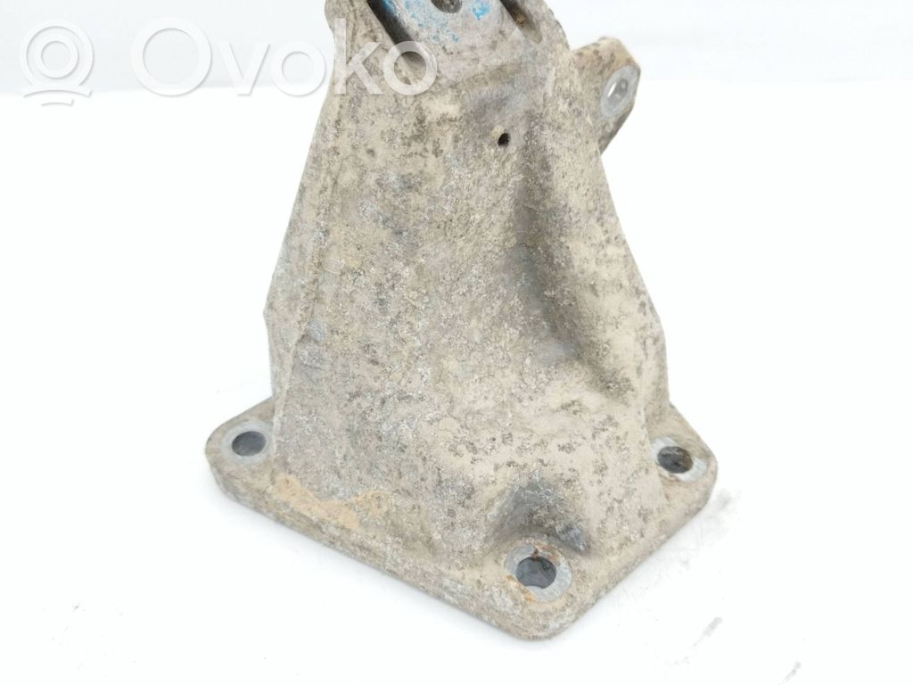 Audi A6 S6 C5 4B Engine mounting bracket 