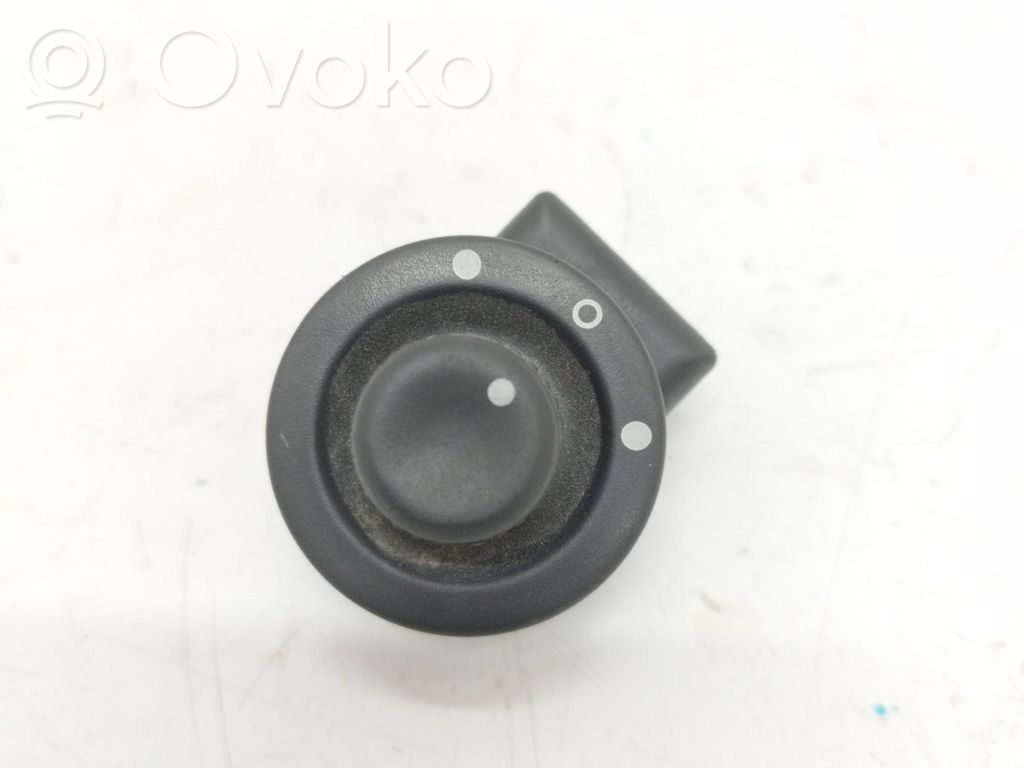 Dacia Sandero Wing mirror switch 