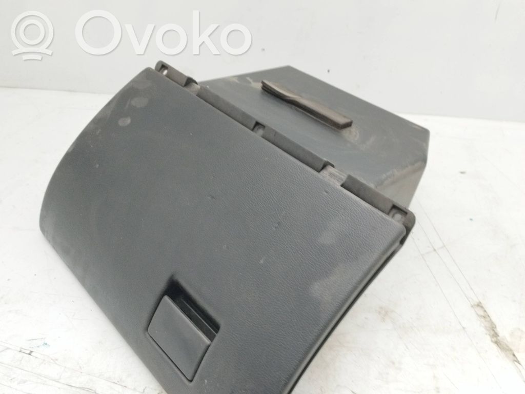 Schowek deski rozdzielczej   90561334,50047