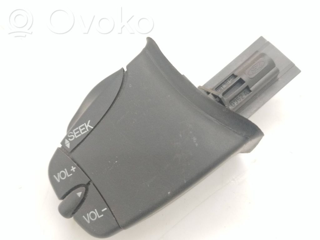 Ford Focus Multifunctional control switch/knob 