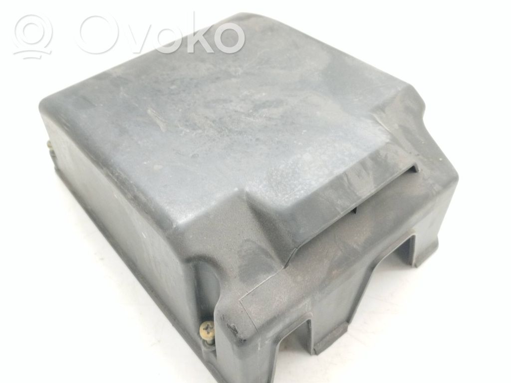 BMW 5 E34 Kita variklio skyriaus detalė 