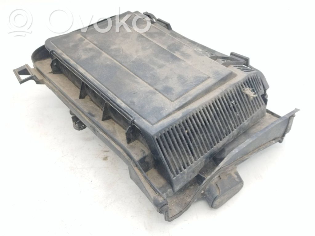 BMW 5 E39 Ilmansuodattimen kotelo 