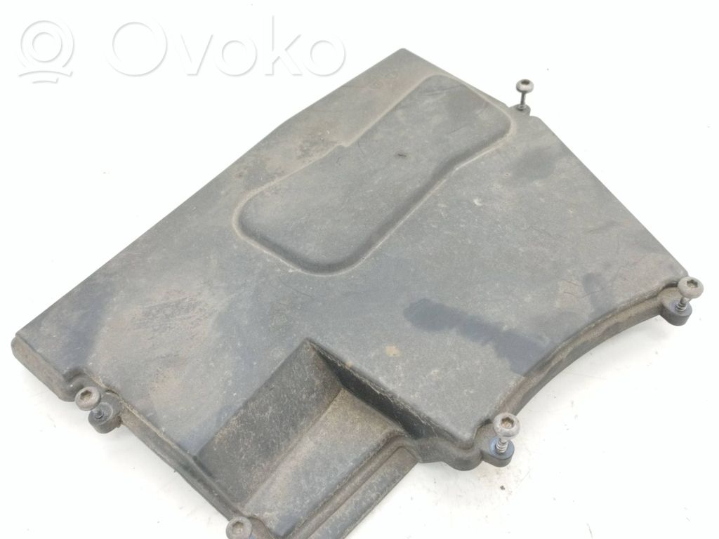 BMW 5 E60 E61 Dangtelis saugiklių dėžės 
