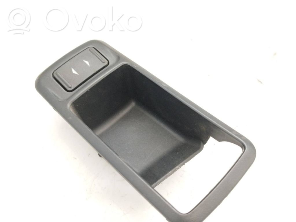 Ford Focus Front door window switch trim 