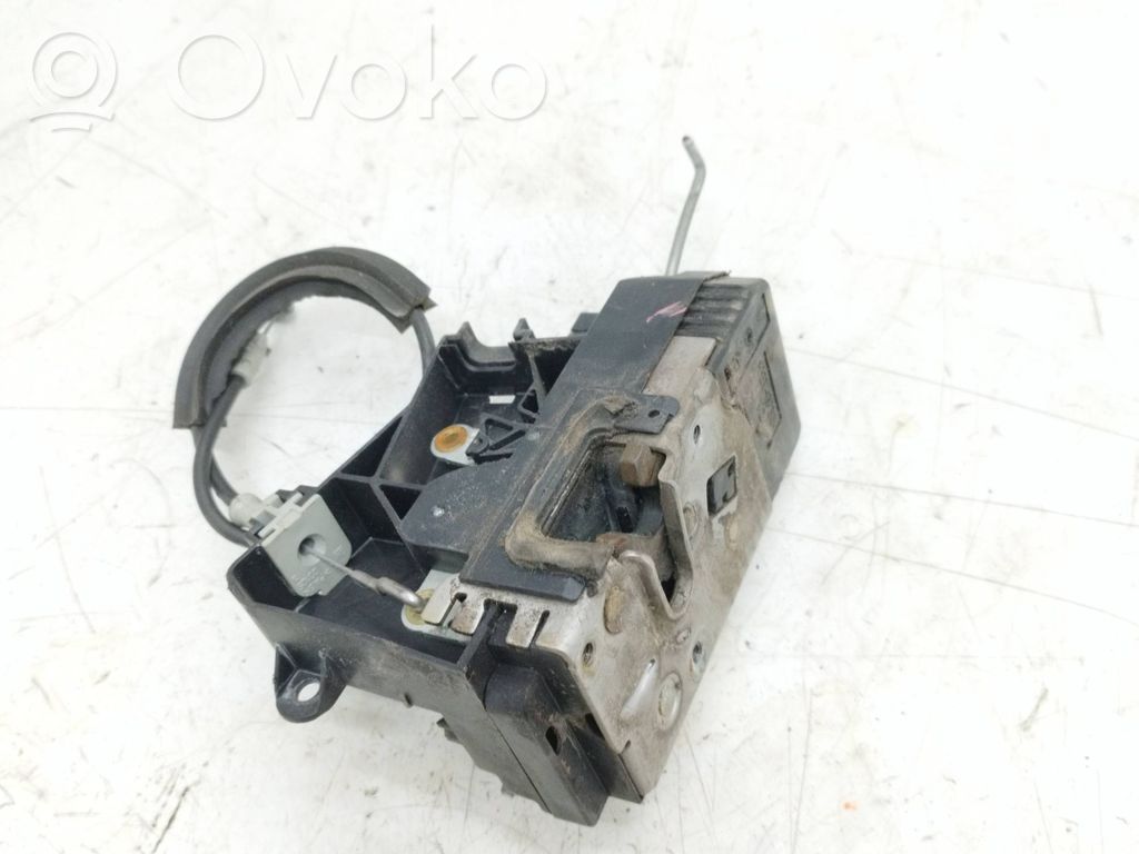 Opel Vectra C Priekšpusē slēdzene 
