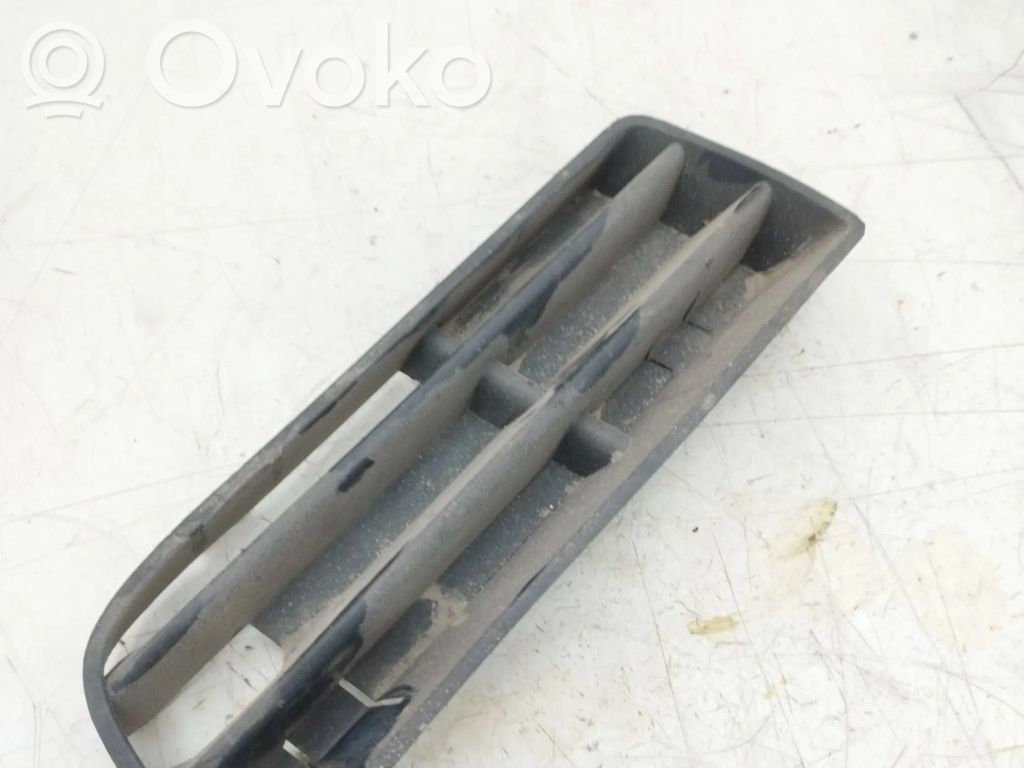 Volkswagen Golf IV Front bumper lower grill 