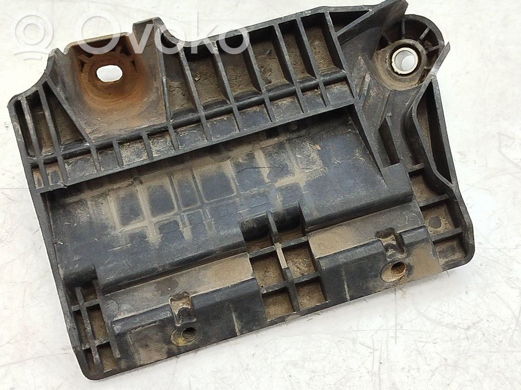 Ford Mondeo MK IV Battery tray 
