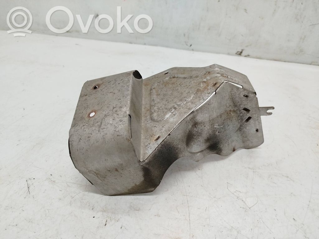 Volkswagen Phaeton Heat shield in engine bay 