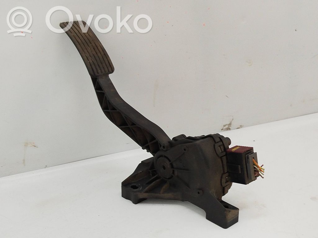 Mitsubishi Colt Accelerator throttle pedal 