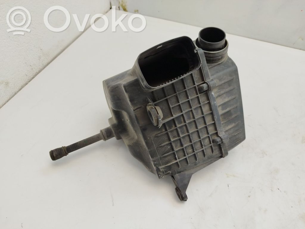 Skoda Roomster (5J) Air filter box 