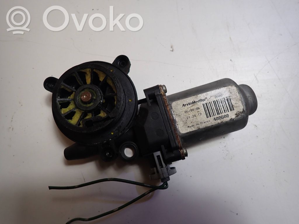 Nissan Almera N16 Sliding door motor 