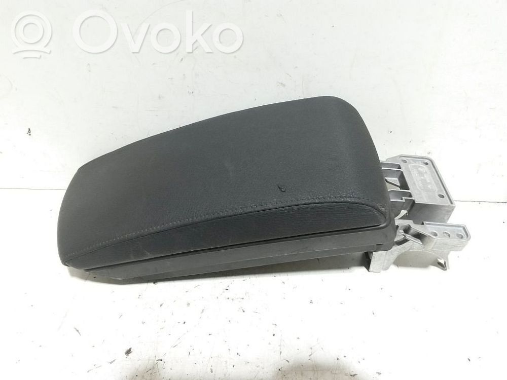 Armrest   51163435760