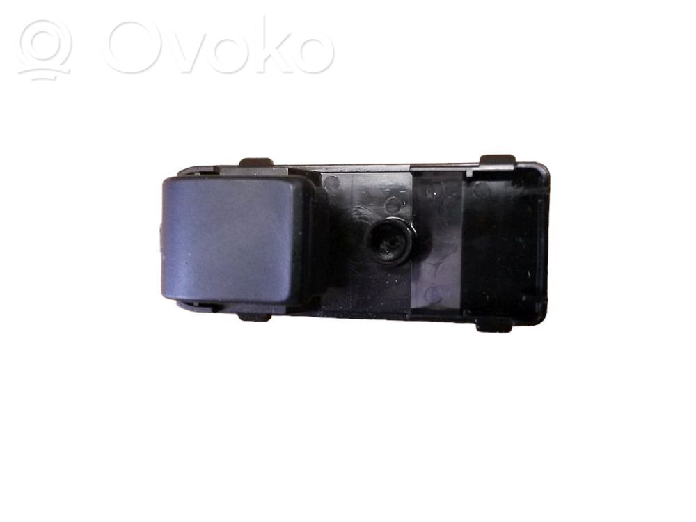 Electric window control switch   D09H