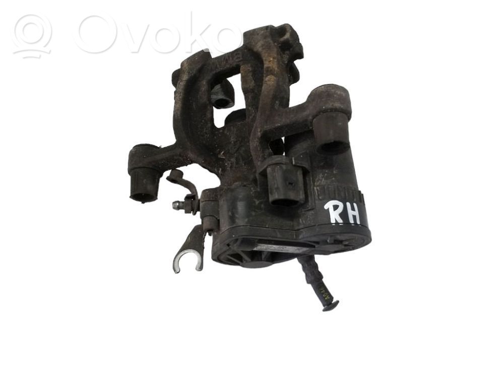 BMW 2 F45 Pinza del freno posteriore 