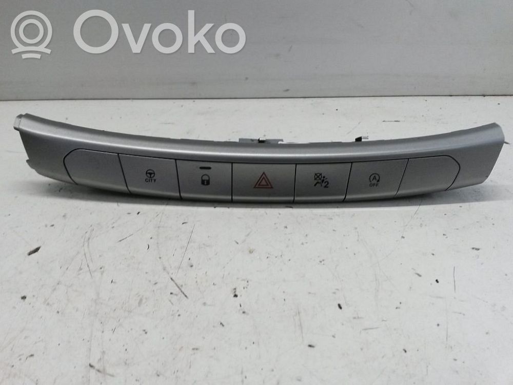 Fiat Tipo Hazard light switch 