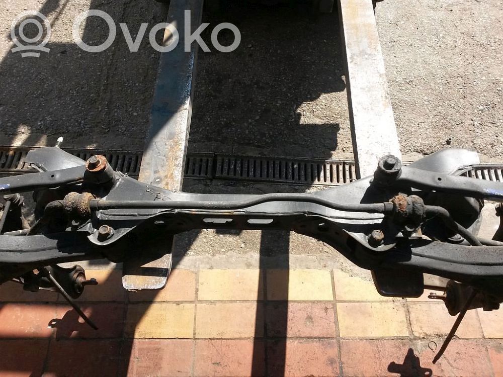 Hyundai i30 Grinda punții spate 