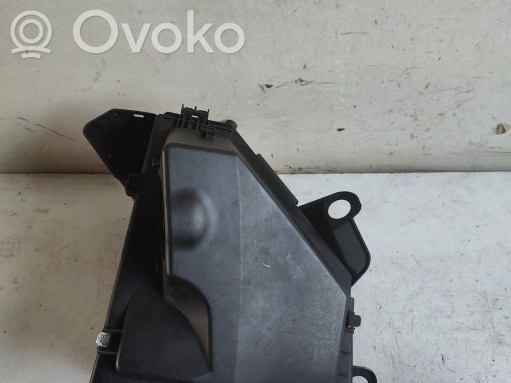 Air filter box   13717797467