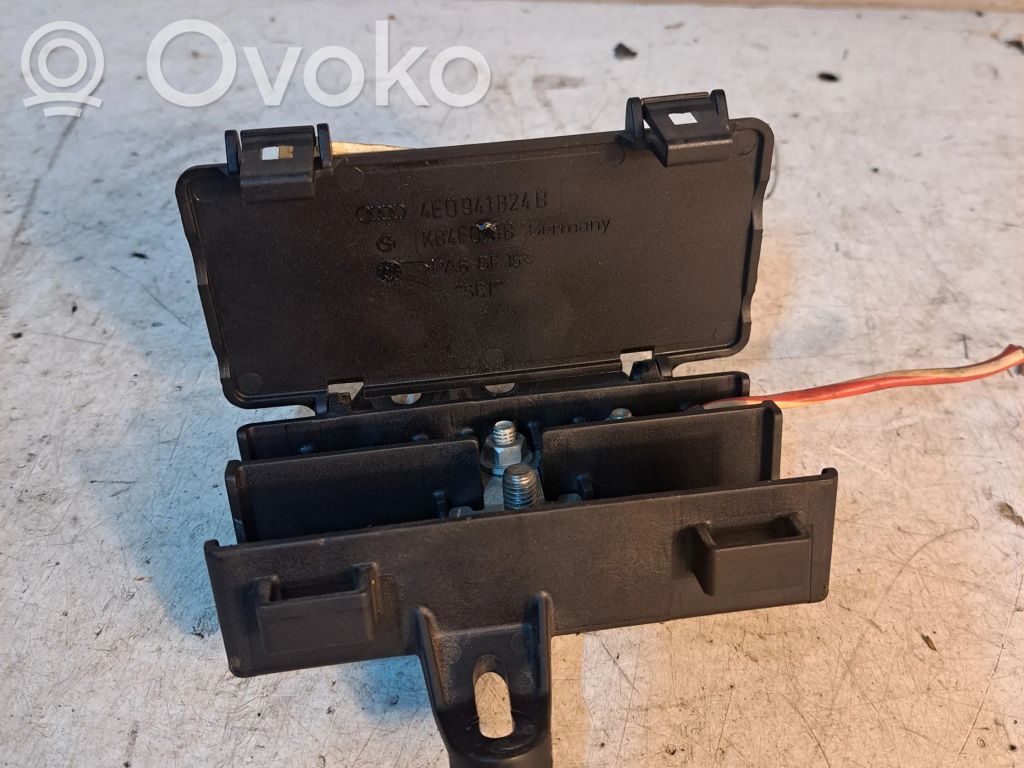 Audi A8 S8 D3 4E Akumuliatoriaus saugiklis (rėlė) 