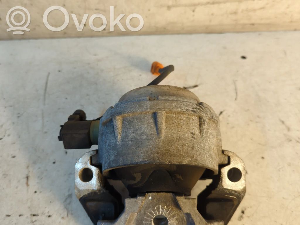 Engine mount bracket   8K0973802