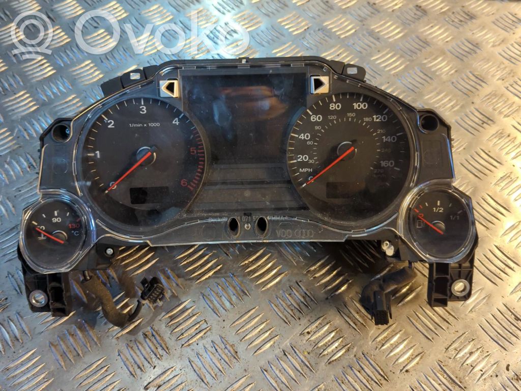 Audi A8 S8 D3 4E Speedometer (instrument cluster) 
