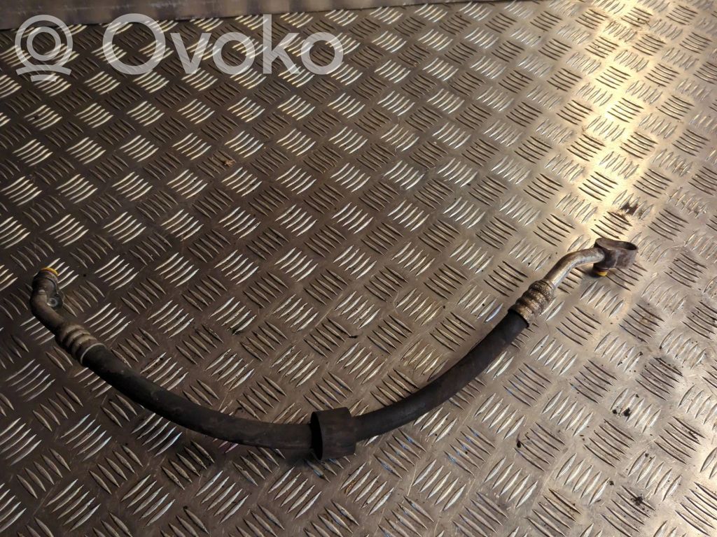 Audi A8 S8 D3 4E Ilmastointilaitteen putki (A/C) 