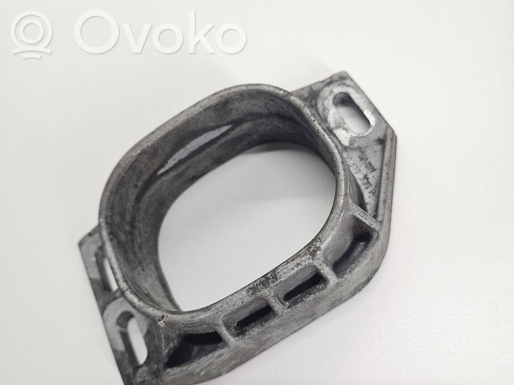 Engine mounting bracket   8D0199335P