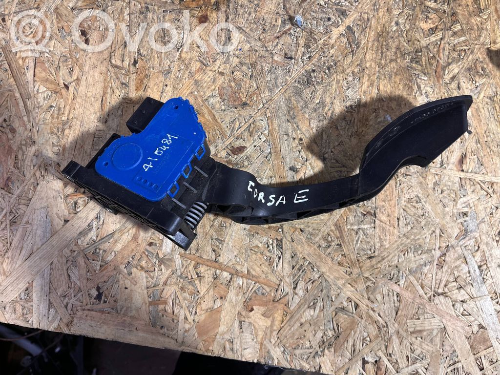 Opel Corsa D Accelerator throttle pedal 