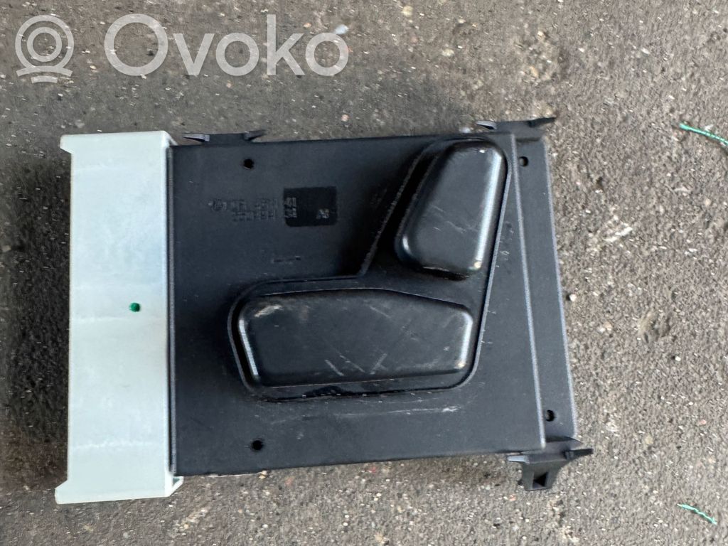 Jeep Grand Cherokee Seat control switch 