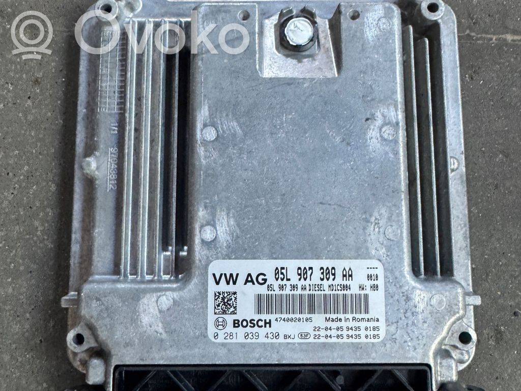 Volkswagen Golf VIII Engine control unit/module 