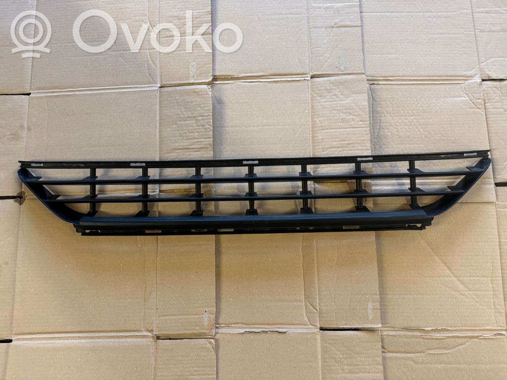 Volvo XC60 Front bumper lower grill 