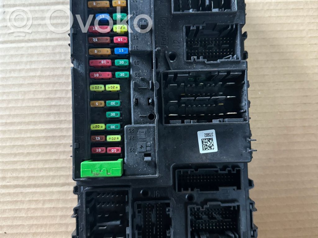 Módulo de fusible   GU5T15604CEC,15604