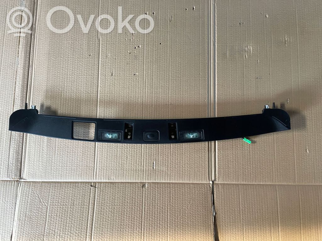 Land Rover Range Rover Velar Отделка номерного знака 